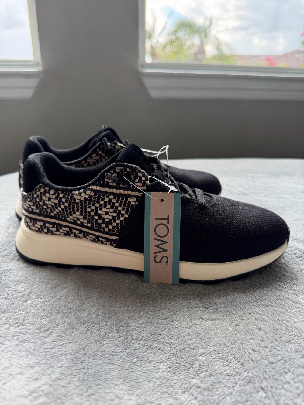 TOMS Black Knit & Cream Patterned Sneakers